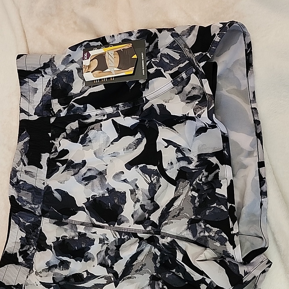 Avia Short Size: XXL - Picture 3 of 14